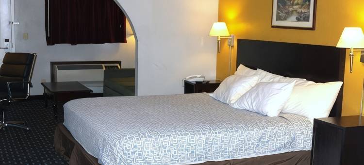 快捷酒店及套房(Express Inn & Suites)图片