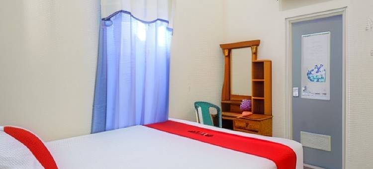 红多兹酒店-肯德尔南卡利文古公路(RedDoorz @ Jalan Raya Kaliwungu Selatan Kendal)图片