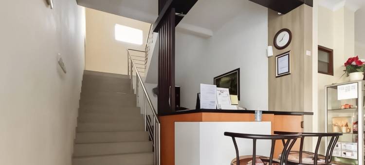 红门加伊斯兰教-近芝勒朋超级购物中心2号(RedDoorz Plus Syariah Near Cirebon Super Block Mall 2)图片