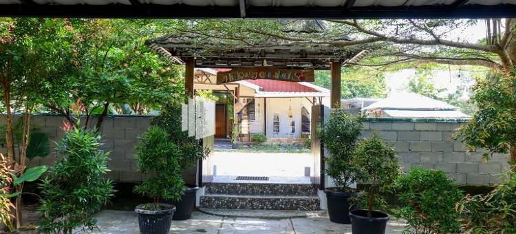 沙哈巴特海滩宾馆 - 米特拉红门酒店(Sahabat Pantai Guest House Mitra RedDoorz)图片