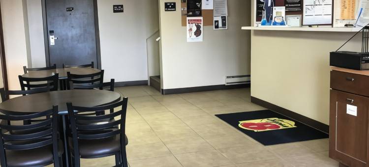 雷德菲尔德速8酒店(Super 8 by Wyndham Redfield)图片