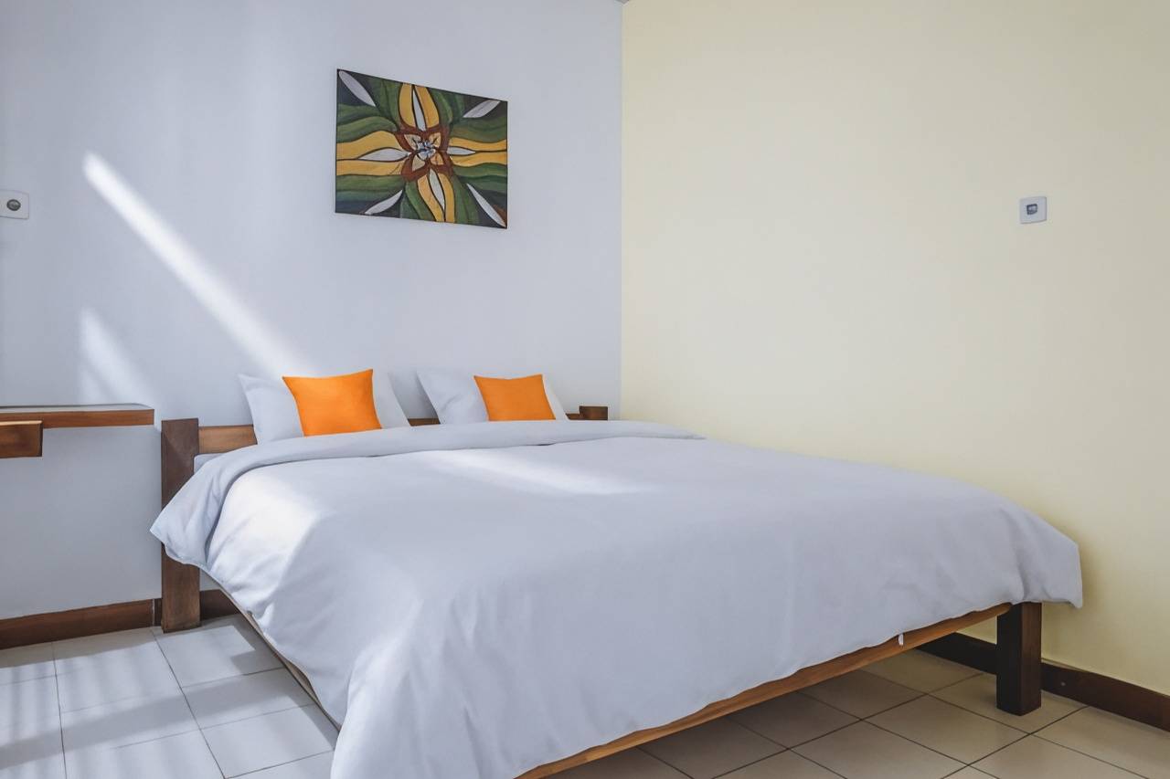 纳菲萨民宿-近爪哇东部公园3号巴图-红门酒店合作(Nafisa Homestay Syariah Near Jatim Park 3 Batu Mitra RedDoorz)