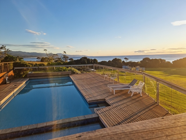 Diamond Island Resort, Restaurant & Bar and Penguin Show Over view