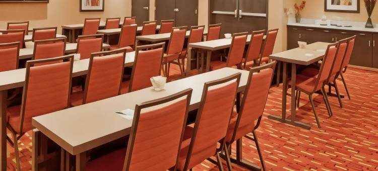 匹兹堡北/蔓越莓乡伍德万怡酒店(Courtyard Pittsburgh North/Cranberry Woods)图片