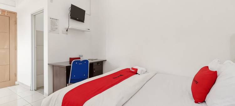 OYO 3420亚历克斯青年旅馆(RedDoorz Near Jalan MP Mangkunegara Palembang)图片