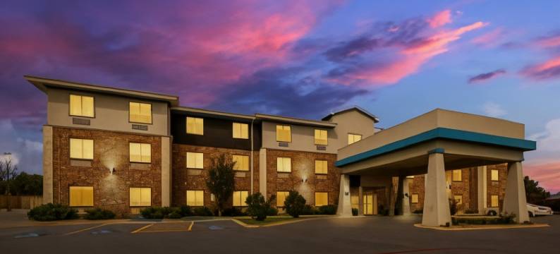 鲍维贝斯特韦斯特套房酒店(Best Western Bowie Inn  Suites)图片