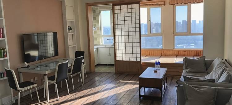 轻住酒店·果然精品(乐松机场巴士凯旋广场店)图片