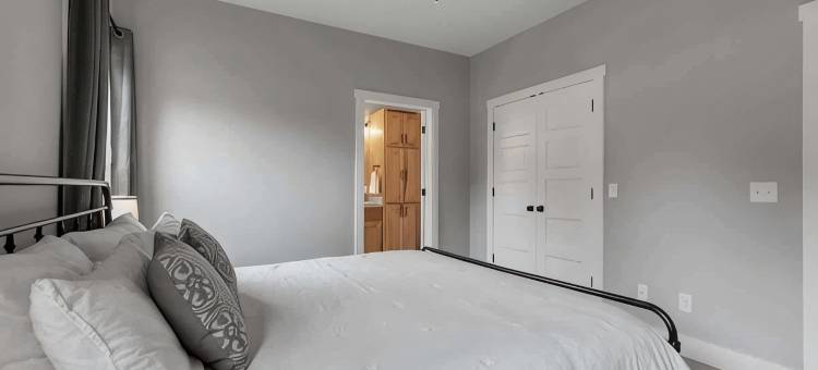 距市中心3街的豪华家园配有火坑(Luxury Home 3Blck from Main St with FirePit)图片