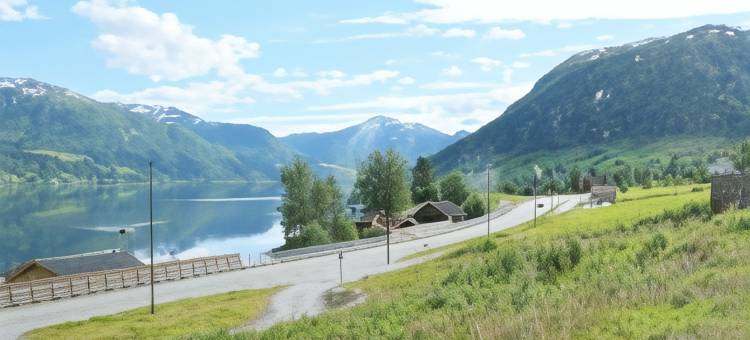 约尔斯特湖景(Jølster Lake View)图片