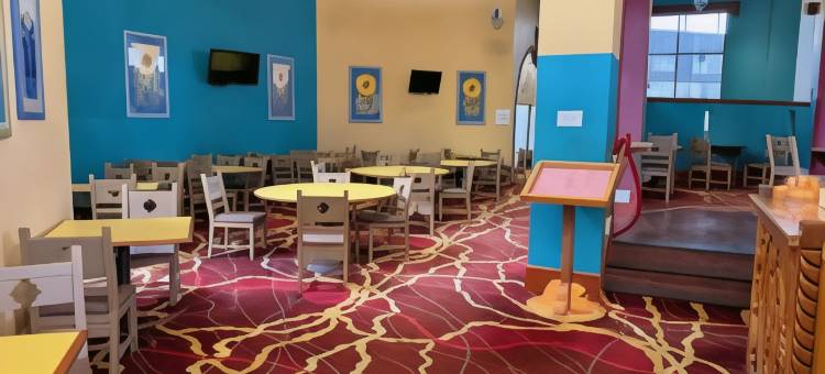 阿尔伯克基市中心温德姆华美达酒店(Ramada Plaza by Wyndham Albuquerque Midtown)图片