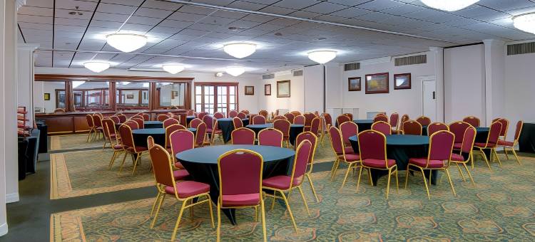 梅塔里新奥尔良机场华美达酒店(Ramada by Wyndham Metairie New Orleans Airport)图片
