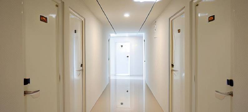 红多兹Plus酒店-近梭罗巴鲁(RedDoorz Plus Near Solo Baru)图片