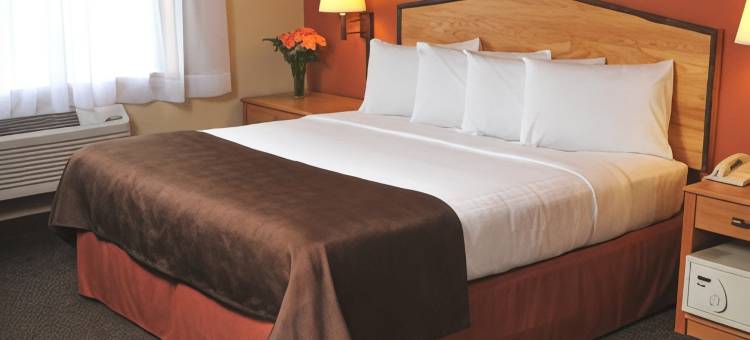 奥斯维戈美吟温德姆酒店(AmericInn by Wyndham Oswego)图片