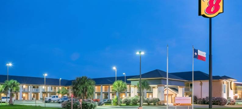 迪尔雷速8酒店(Super 8 by Wyndham Dilley TX)图片