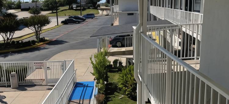 德克萨斯登顿 - 北德克萨斯大学 6 号汽车旅馆(Motel 6 Denton, TX - UNT)图片