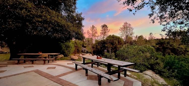 翡翠牧场 - 优胜美地/巴斯莱克 - 泳池, 水疗 & 游戏室(Emerald Ranch - Yosemite/Bass Lake - Pool, Spa & Game Rm)图片