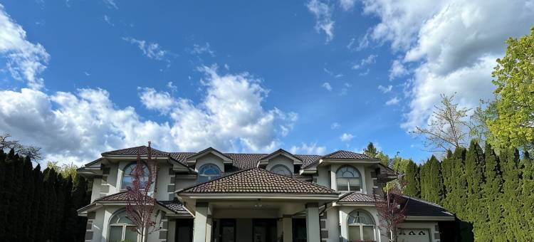 Unique Sandpoint Home with Private Pool and BBQ Island, Perfect for Groups!图片