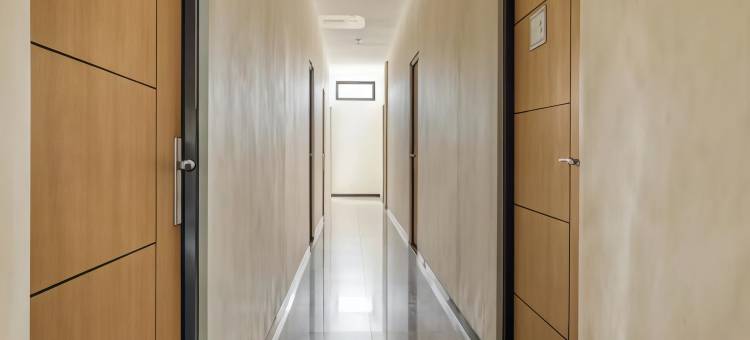 红多兹酒店靠近艾尔朗加大学校园(RedDoorz Syariah Near Airlangga University Campus B)图片