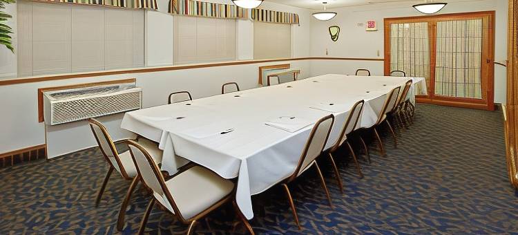 贝斯特韦斯特弗里蒙特/安哥拉I-80/90收费公路酒店(SureStay Plus by Best Western Fremont I-69)图片