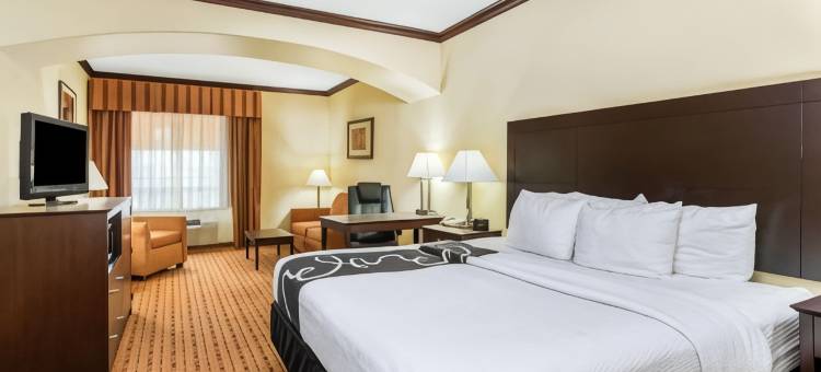 恩尼斯拉昆塔温德姆套房酒店(La Quinta Inn & Suites by Wyndham Ennis)图片