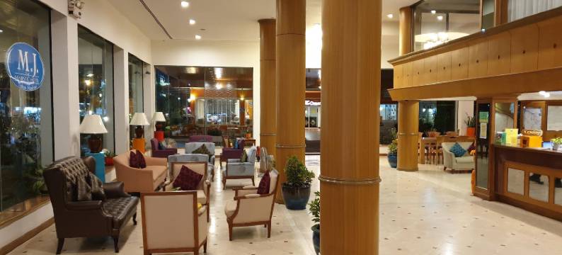 美嘉蒂克沙功那空酒店(The Majestic Sakon Nakhon Hotel)图片