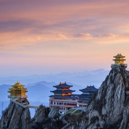 河南洛阳+老君山景区+龙门石窟+白马寺+洛阳博物馆4日3晚跟团游