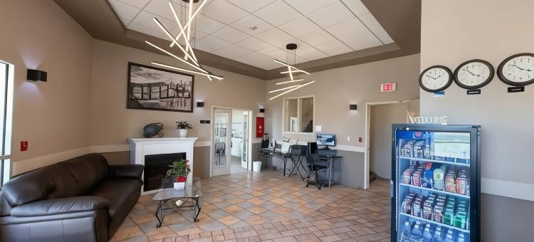 梅迪辛哈特温德姆速8酒店(Super 8 by Wyndham Medicine Hat AB)图片