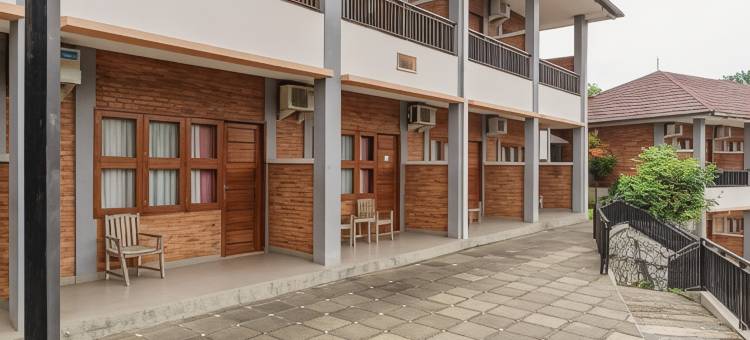 瑞德多兹普拉斯酒店 @ 洛达亚古农格力斯山(RedDoorz Plus @ Lodaya Gunung Geulis Puncak)图片