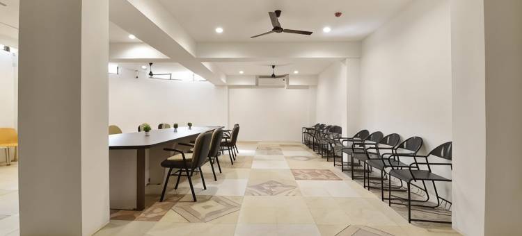 Fabhotel 西达斯企业酒店(Fabhotel Siddharth Corporate)图片