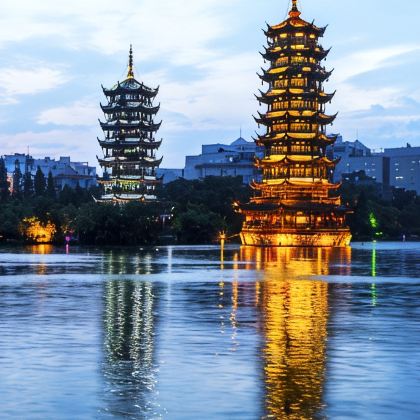 桂林+漓江+阳朔+南宁+德天瀑布+通灵峡谷+北海8日7晚跟团游