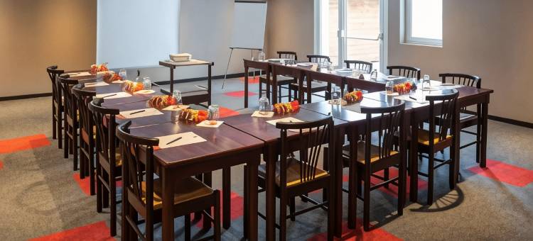 宜必思尼伊圣乔治酒店(Ibis Nuits-Saint-Georges)图片