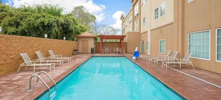 查尔斯湖西湖拉昆塔温德姆套房酒店(La Quinta Inn & Suites by Wyndham Lake Charles - Westlake)图片