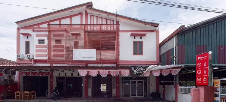 红多兹酒店-近普林瑟乌穆罕默迪耶大学(RedDoorz Near Universitas Muhammadiyah Pringsewu)图片