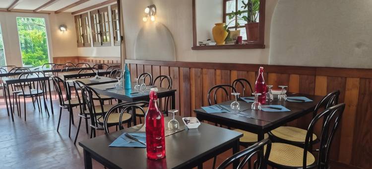 劳斯塔尔酒店(Logis Hôtel Restaurant l'Oustal)图片