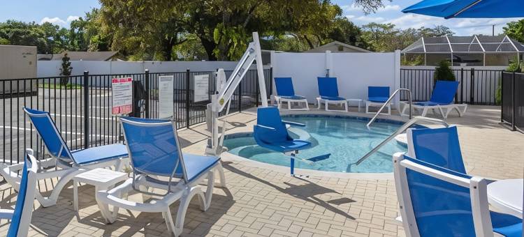 坦帕南部舒眠套房酒店(Sleep Inn & Suites Tampa South)图片