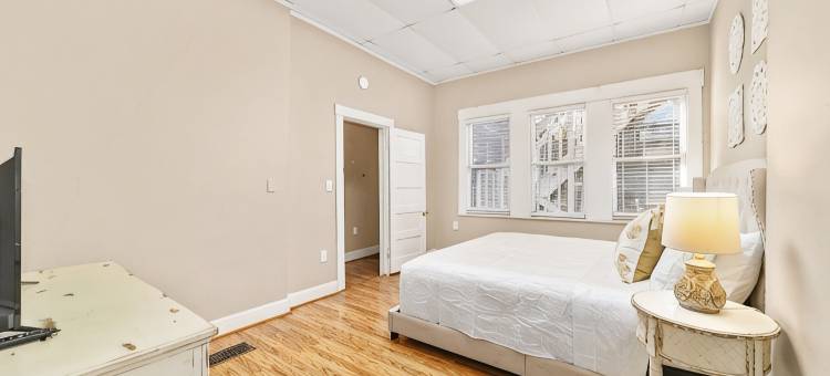 维多利亚庄园：银泉&国王堡历史公园市中心公寓(Victorian Manor: Downtown Apt, near Silver Springs & Fort King Historic Park)图片