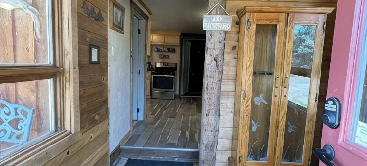 大本营-科尔布兰乡村木屋(BaseCamp - Rustic Cottage in Collbran)图片