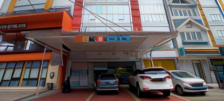 龙市酒店 - 近三邦利马三宝垄 - 美特拉酒店(Rons City Hotel Near Simpang Lima Semarang Mitra RedDoorz)图片