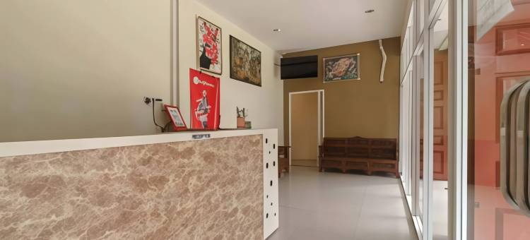 红多兹酒店-近棉兰亚当马利克医院2号(RedDoorz Near RS Adam Malik Medan 2)图片