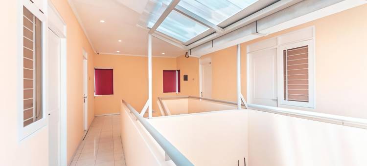 红多兹酒店@芝卡朗亭住宅(RedDoorz @ Pavilion Residence Cikarang)图片