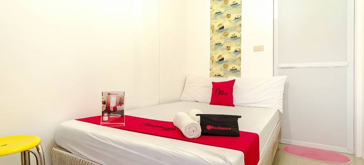 红门子 @ Prince JB海滩度假村Zambales(RedDoorz @ Prince JB Beach Resort Zambales)图片