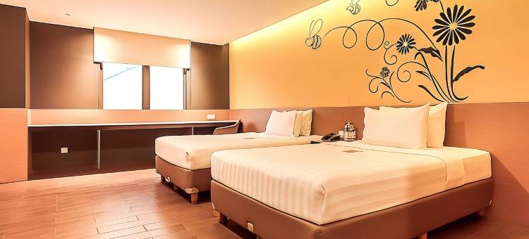 唐格朗黄蜂酒店(Yellow Bee Tangerang)图片