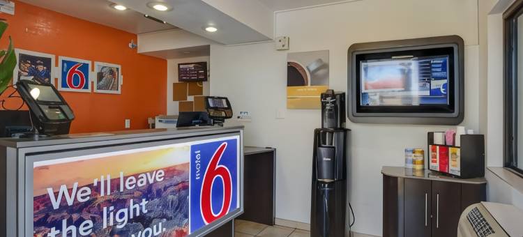 凤凰坦佩6号汽车旅馆- 百老汇 - ASU(Motel 6 Tempe, AZ - Broadway - ASU)图片