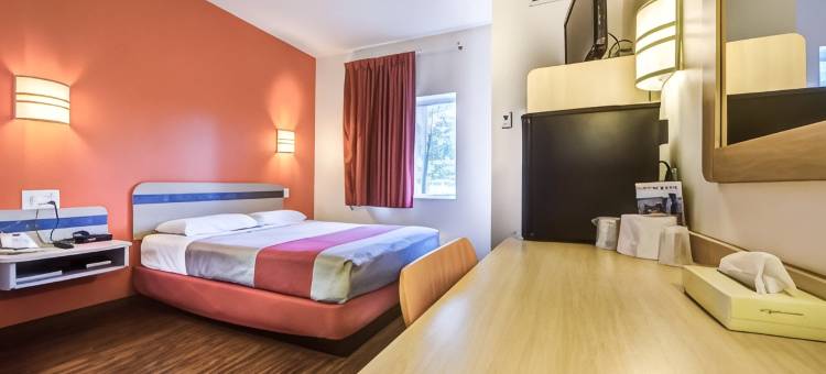 西多伦多 - 伯灵顿 - 奥克维尔6号汽车旅馆酒店(Motel 6 Burlington, on - Toronto West - Oakville)图片