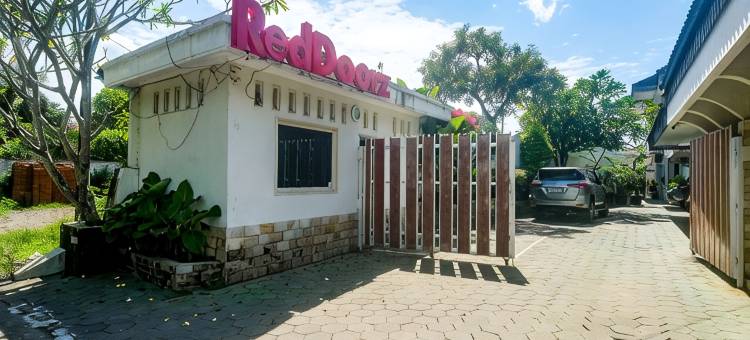 红多兹Plus酒店-近阿迪素拓机场2号(RedDoorz Plus near Adisucipto Airport 2)图片