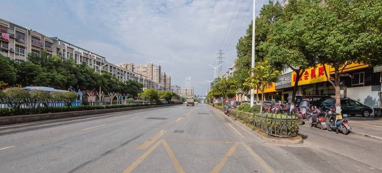 易佰良品酒店(南京迈皋桥地铁店)图片