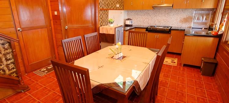 查瓦米奈娃卡约奇亚特别墅酒店(Villa ChavaMinerva Kayu - Ciater)图片