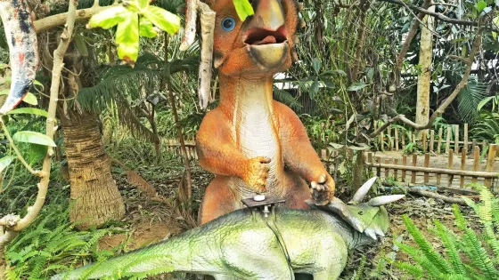 呀路古熱帶植物園·恐龍館