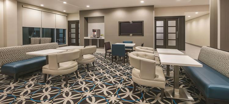 达拉斯理查森拉昆塔温德姆套房酒店(La Quinta Inn & Suites by Wyndham Dallas - Richardson)图片