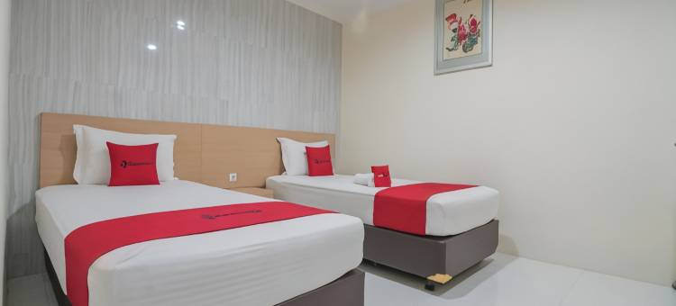 红多兹酒店-近三宝垄MT哈尔优诺(RedDoorz Near MT Haryono Semarang)图片